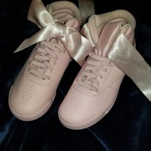 Girl's Satin Bow Reebok sneakers